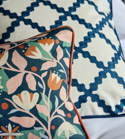 Dancing Daisies Print Fabric - Midnight Midnight