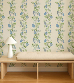 On The Vine Wallpaper - Cornflower/Kelly Green Cornflower/Kelly Green